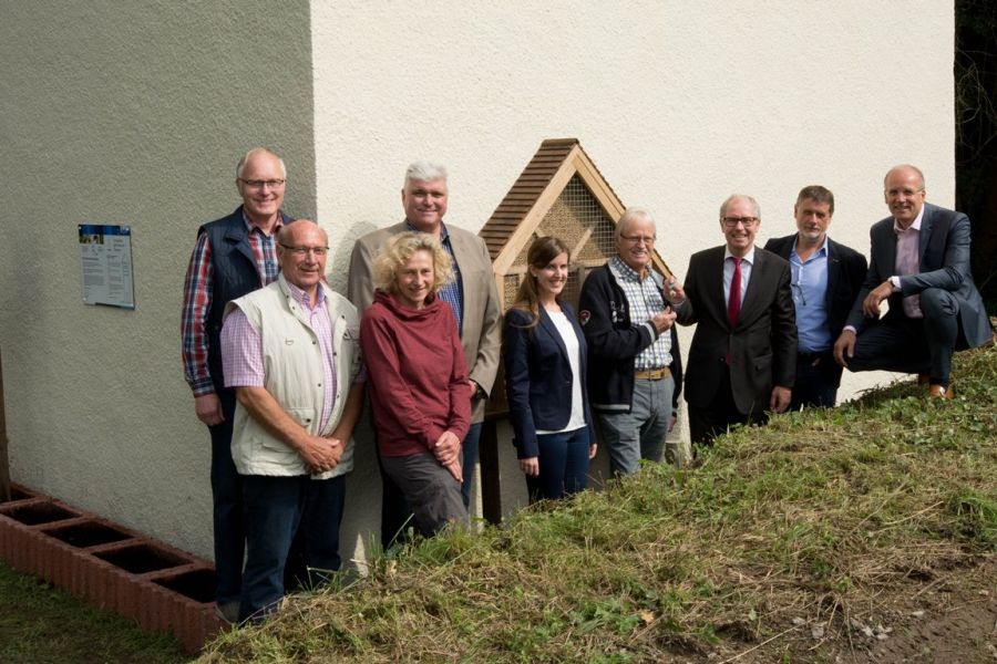 Ein Turm für den Artenschutz wurde im Bürener Stadtteil Weiberg errichtet. (Foto: Amt für Presse- und Öffentlichkeitsarbeit, Kreis Paderborn, Anna-Sophie Schindler)